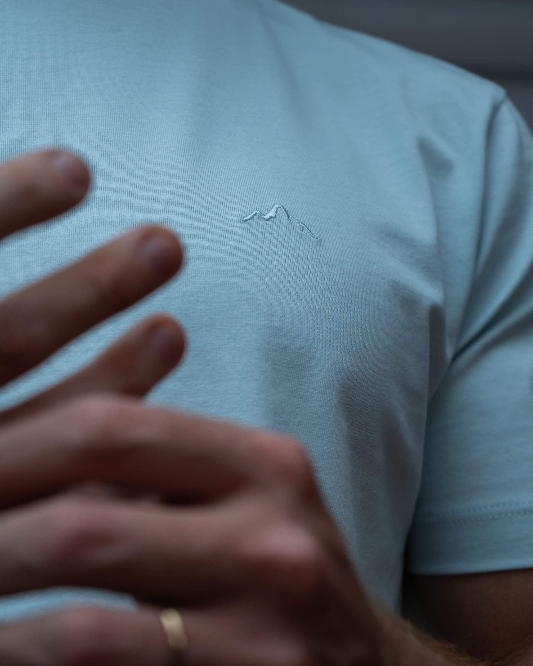 Signature Fit T-Shirt — Azul Bebé — fit